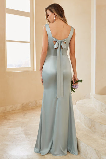 Vestido de dama de honra verde-claro do cetim com fenda